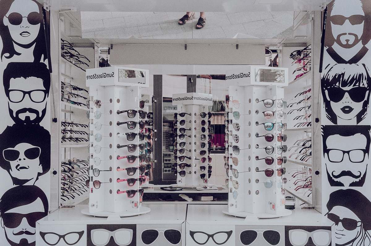 shoe shop assorted-color-and-design sunglasses lot sunglasses